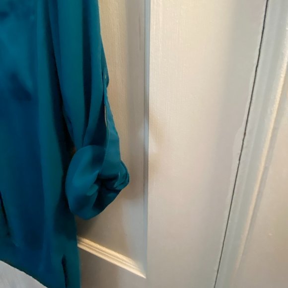 H&M Women's Teal V-Neck Button Down Blouse, High Low, Size 2 - Picture 5 of 7